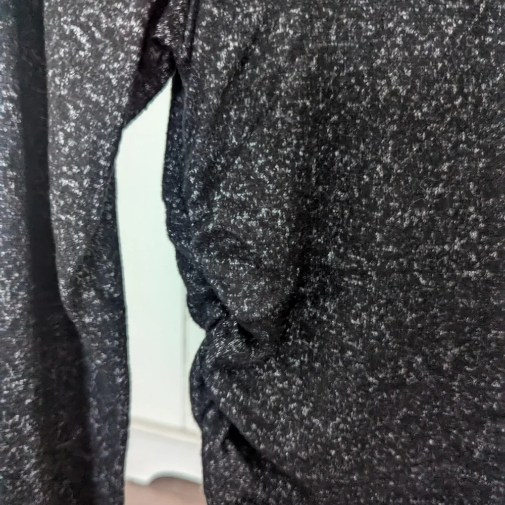 Antistar Ruched Cropped Sweater - Picture 4 of 5